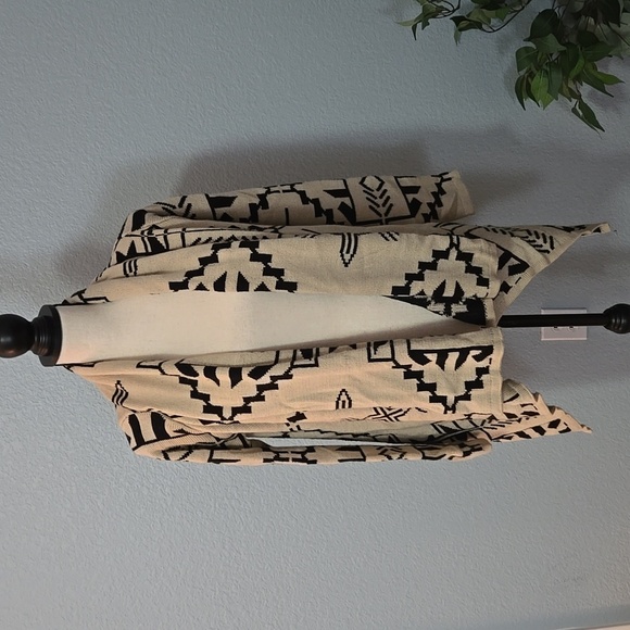 WINDSOR Open Front Waterfall Cardigan Aztec Boho Tribal Cream Black sz Medium - Picture 1 of 11